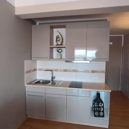 Kimm Apartment *