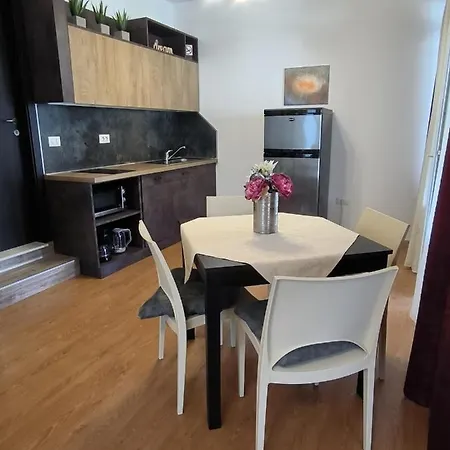 Kimm Apartment *