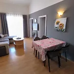 Kimm Apartment *